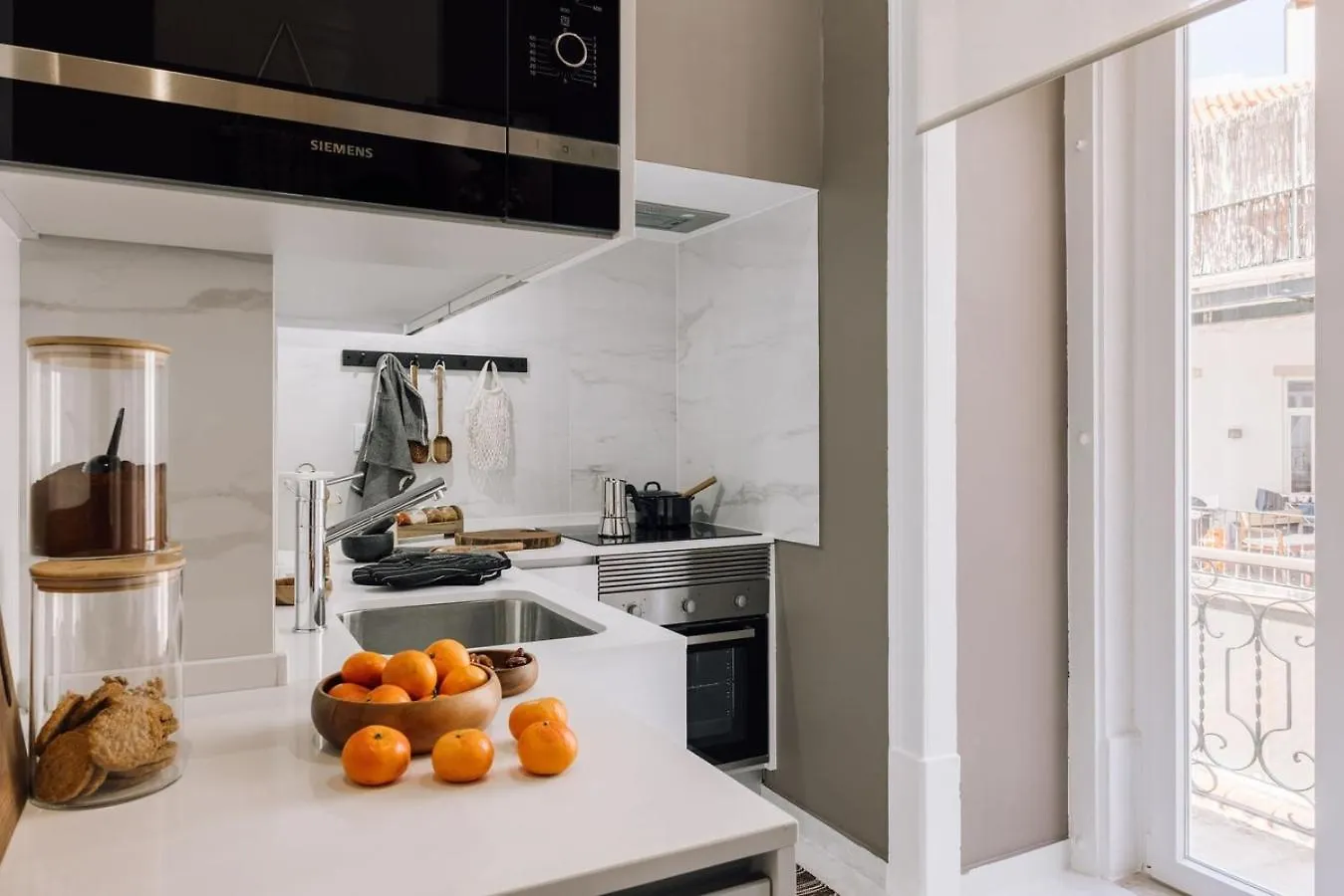 Ammar - 2 Bedrooms In Principe Real Lisbon Apartment