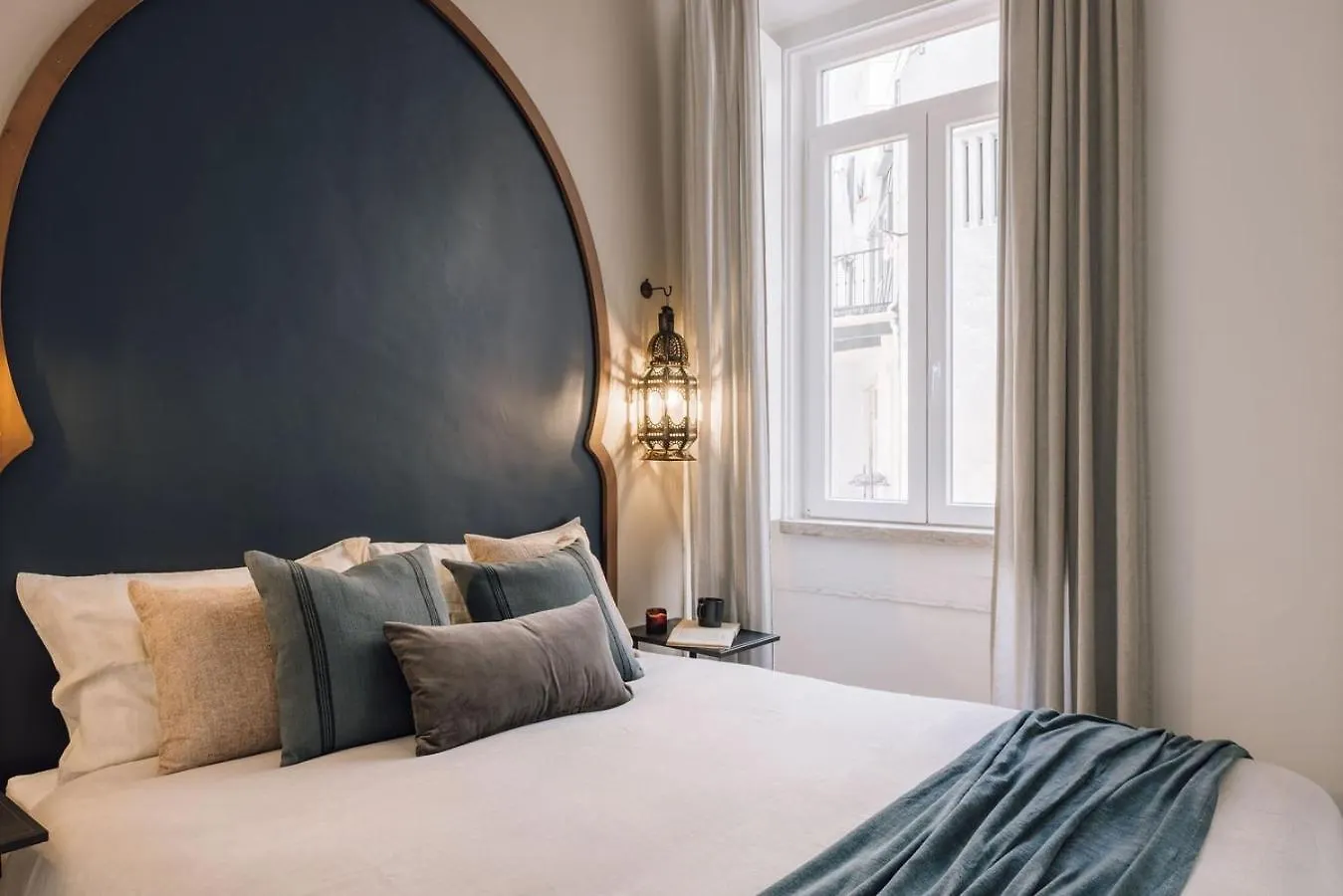 Ammar - 2 Bedrooms In Principe Real Lisbon Portugal